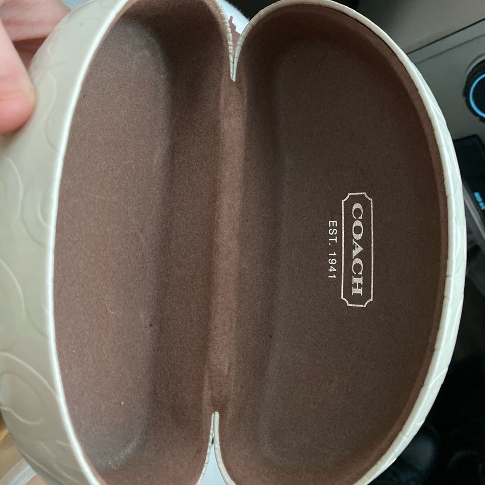 Coach sunglasses - Picture 3 of 6